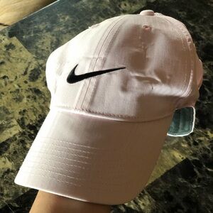 NIKE || Women’s Light Pink Baseball Cap